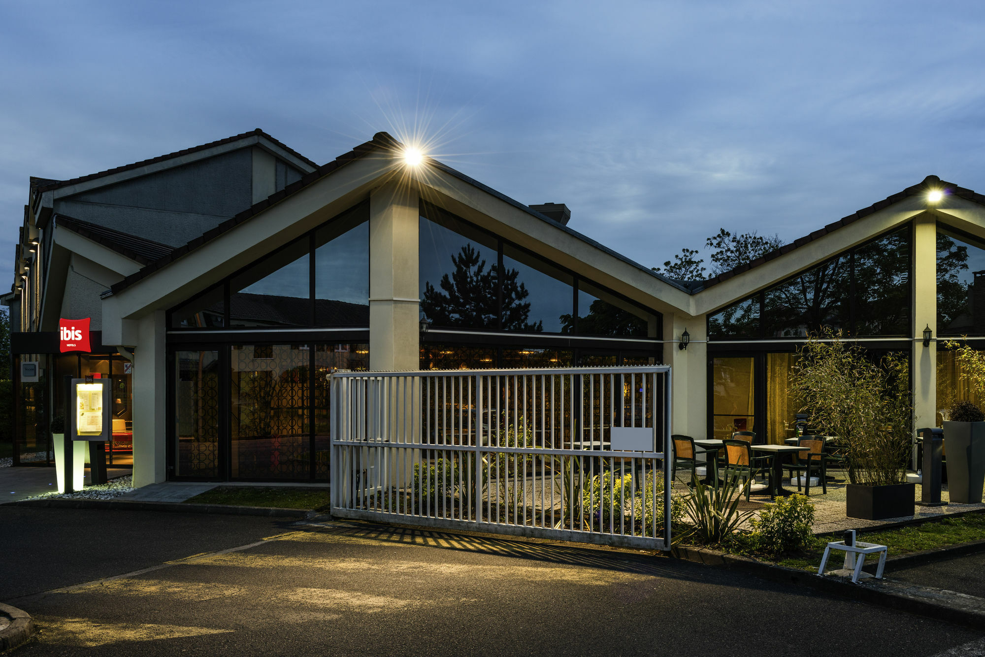塞尔吉蓬图瓦兹乐港宜必思酒店 Cergy-Pontoise 外观 照片